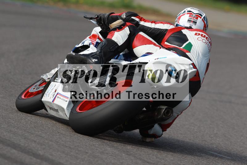 /Archiv-2022/06 15.04.2022 Speer Racing ADR/Gruppe rot/backside